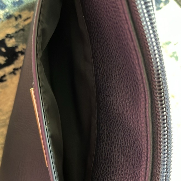 Tommy Hilfiger Wristlet Navy Zipper Closure - Picture 6 of 9